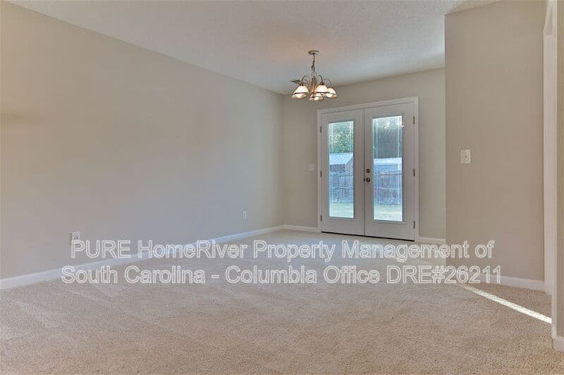 Elgin House: 20 Sugar Maple Ct