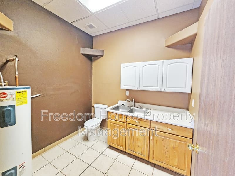 Pahrump House: 1231 East Basin Avenue