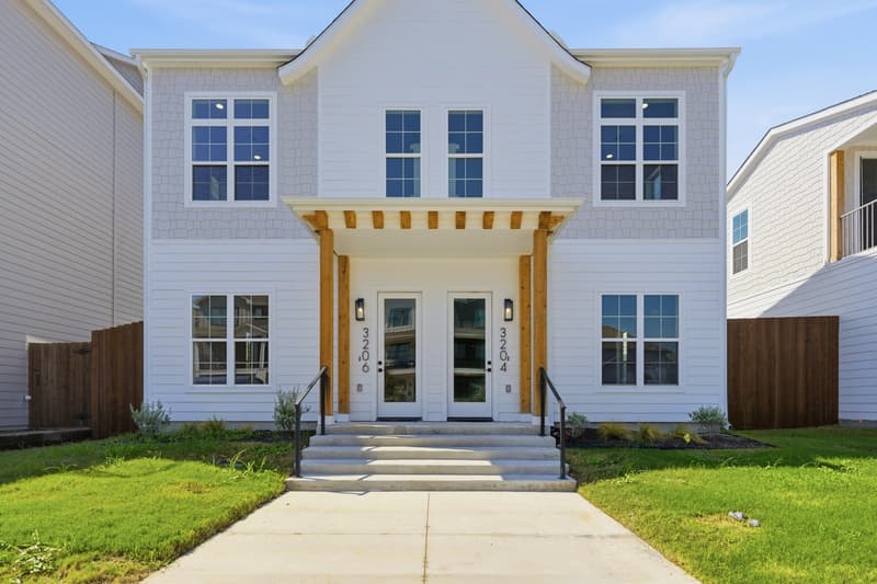Fort Worth House: 3204 McCart Avenue