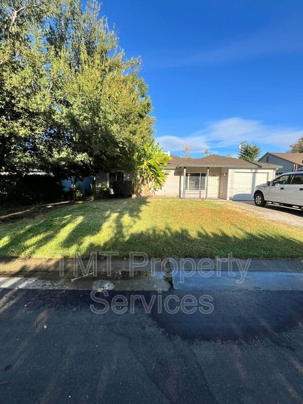 Sacramento House: 2124 Ethan Way
