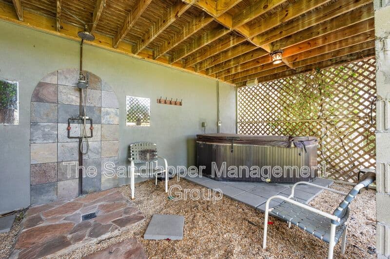 Johns Island House: 588 Main Road