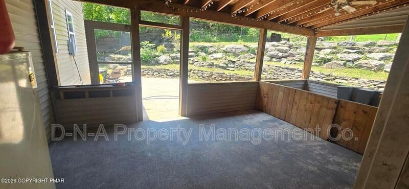 East Stroudsburg House: 135 Little Creek Lane
