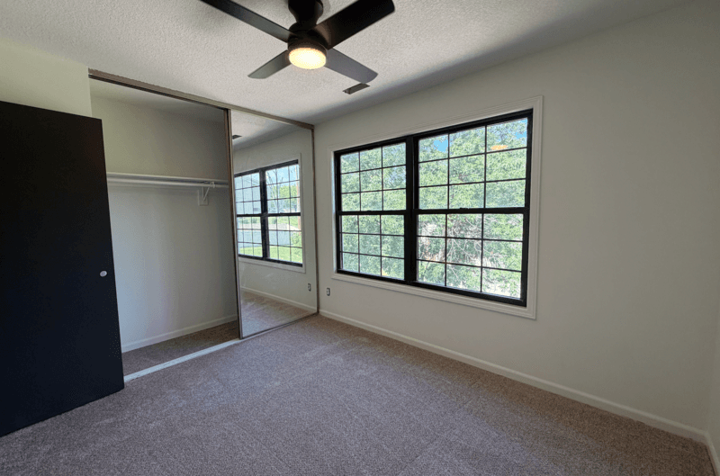 Lawrence Townhome: 2901 University Drive - E