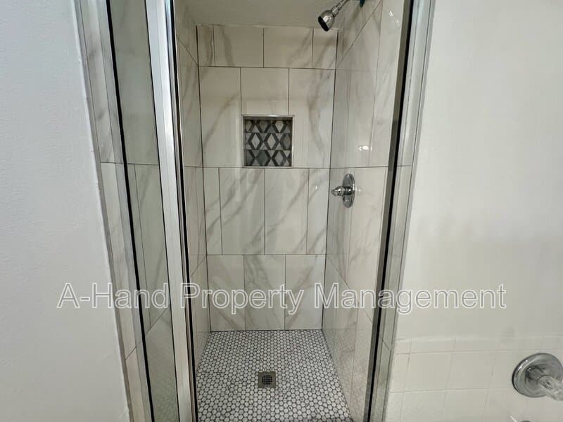 Davenport Condo: 522 Australian Way