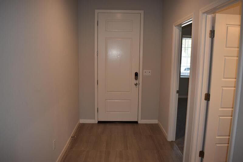 Madera House: 610 Wood Crest Avenue