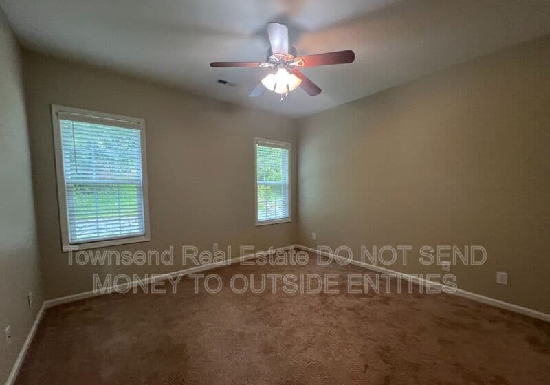 Fayetteville House: 6426 Burnside Place