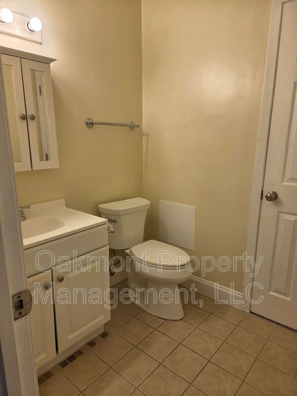 Fayetteville House: 7535 Hargrove Ct