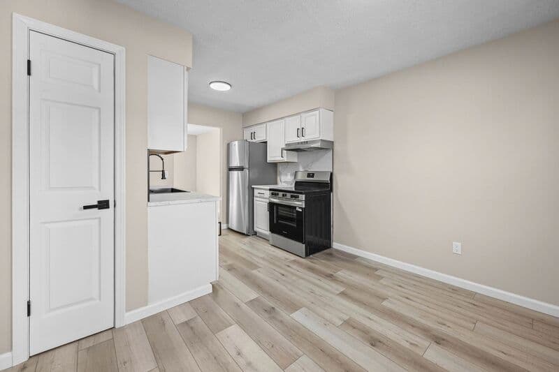 Bloomfield Apartment: 14 Elm Street
