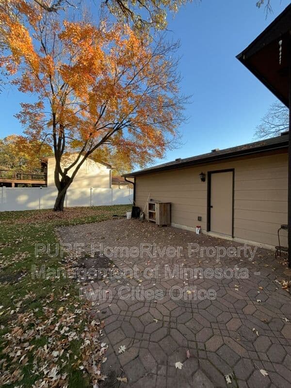 Coon Rapids House: 12394 Magnolia Cir Nw