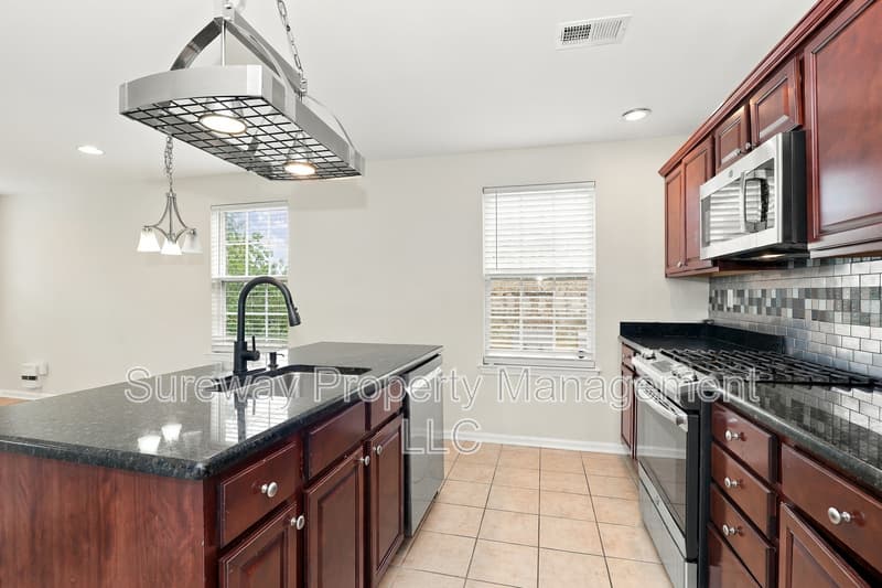 Hamilton Townhome: 1032 Lamberton St
