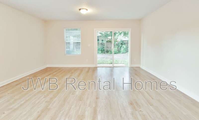 Jacksonville House: 8622 Free Ave