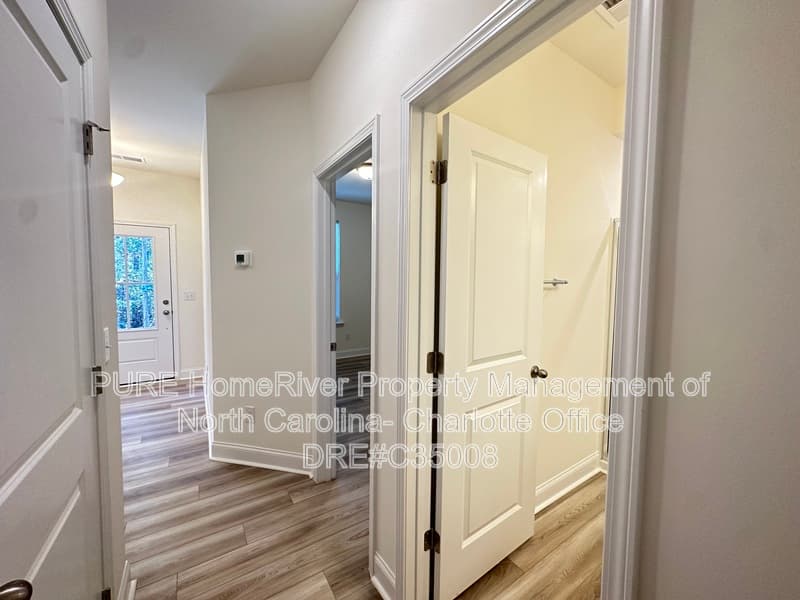Charlotte House: 2413 Magnolia Blossom Way
