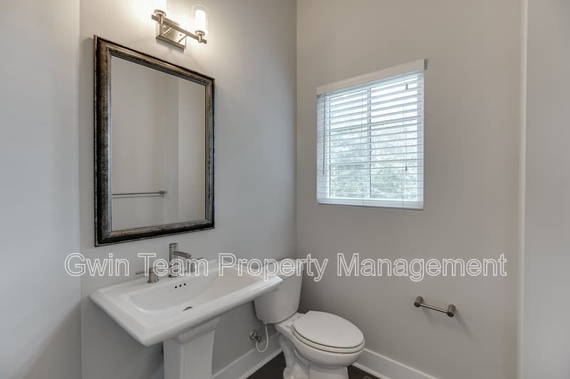 Atlanta Townhome: 721 Taylor Ct