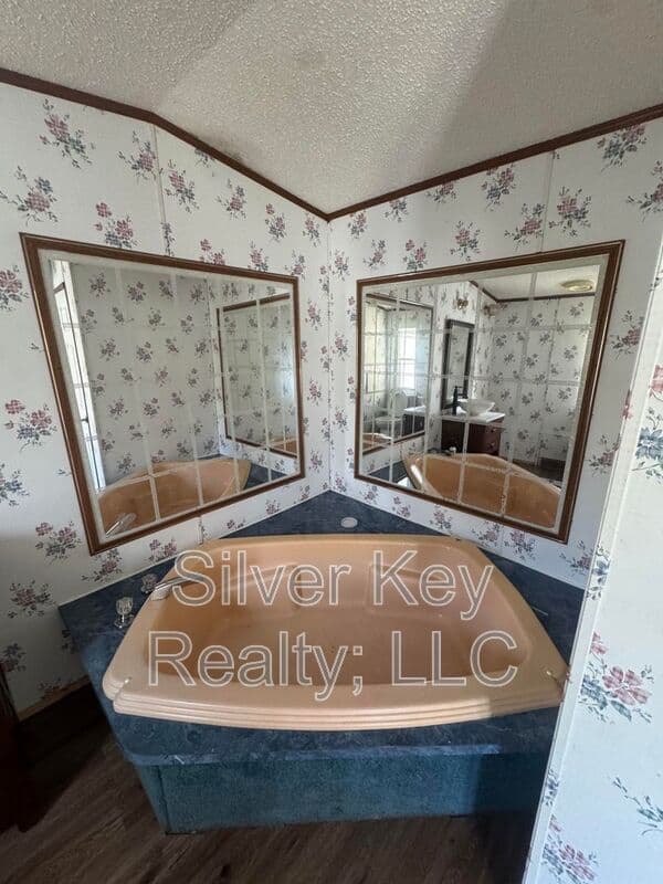 Riceville House: 673 County Road 135
