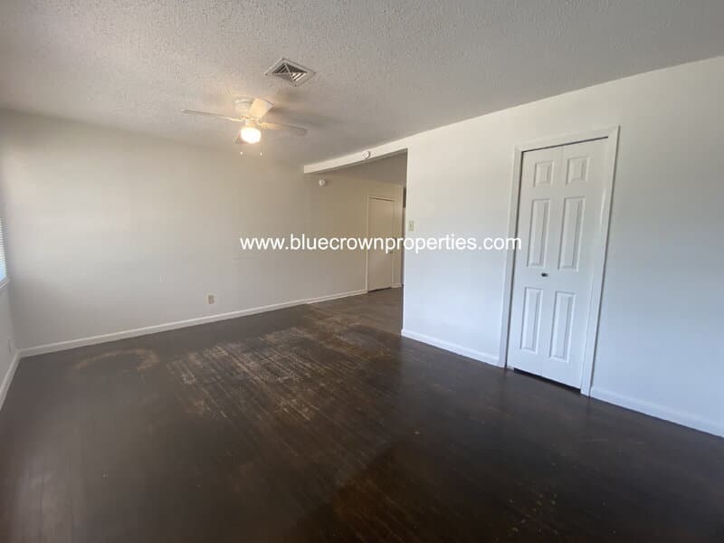 Mesquite House: 1701 Longview St