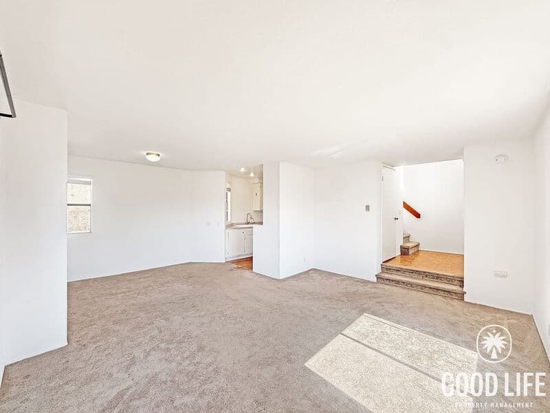La Jolla Condo: 8310 Via Sonoma