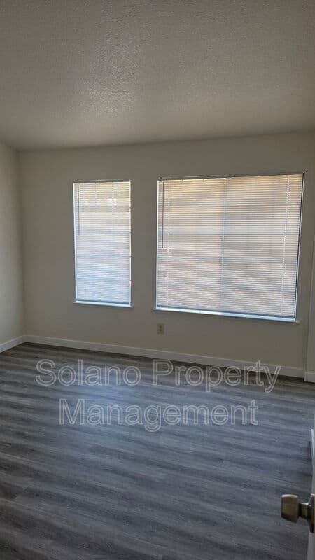 Vacaville House: 376 Marna Dr.