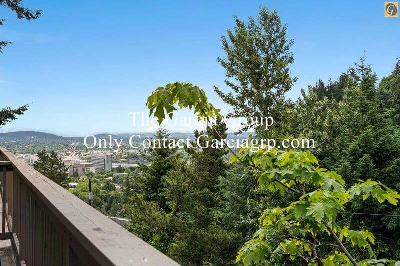 Portland Condo: 843 SW Broadway Dr.