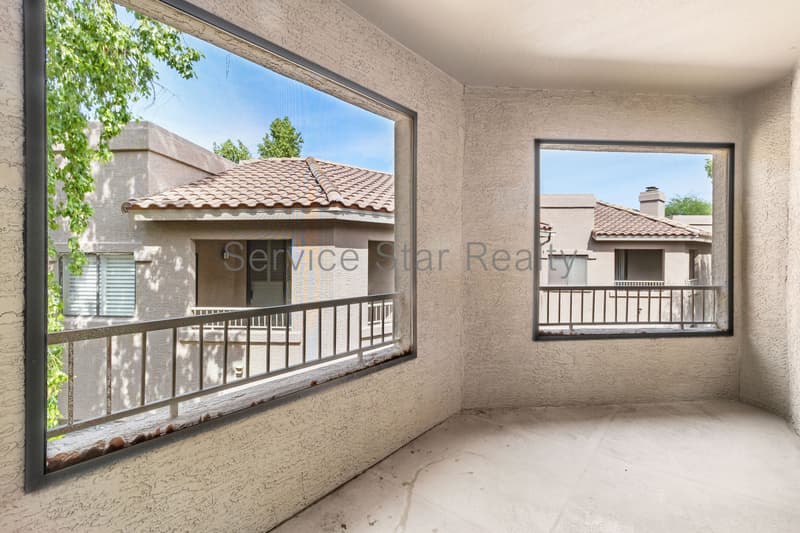 Scottsdale House: 15252 N 100th St