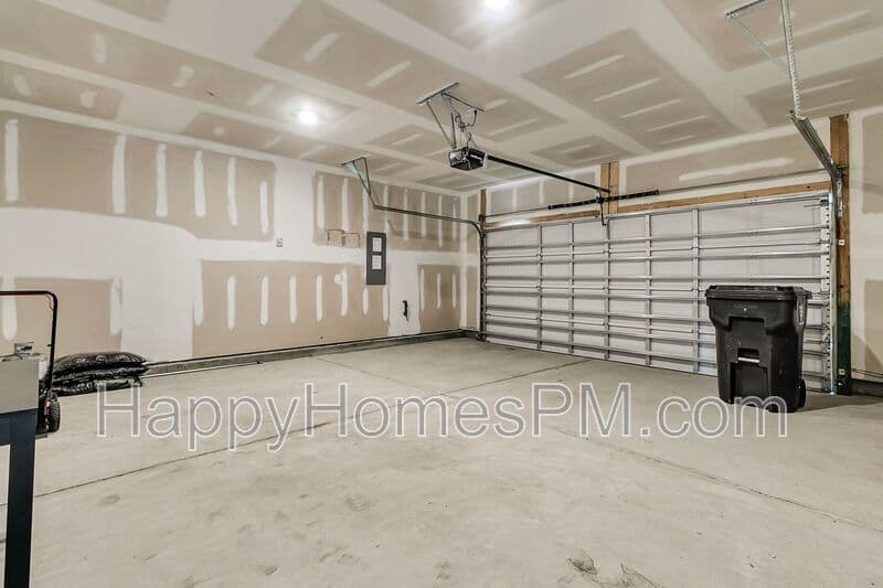 Summerville House: 509 Red Twig Rd