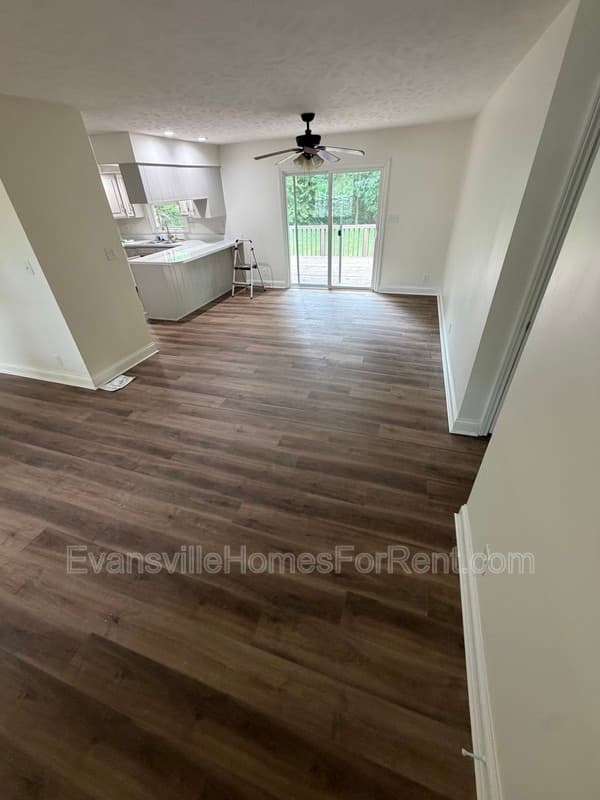 Evansville House: 9501 Darmstadt Road