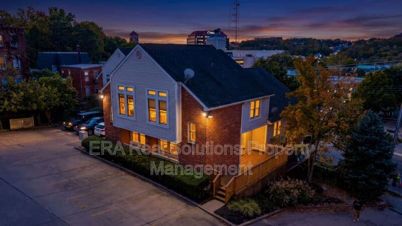Cincinnati House: 2126 Gilbert Ave.