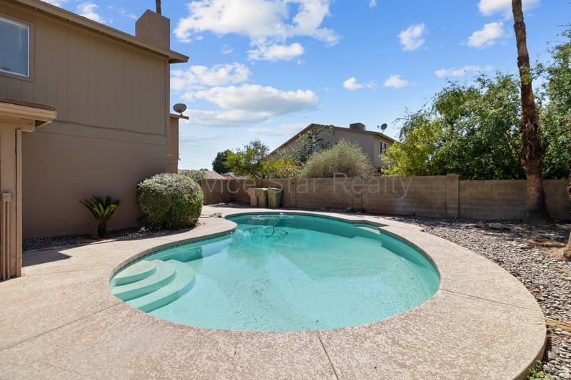 Glendale House: 6142 W Sierra St