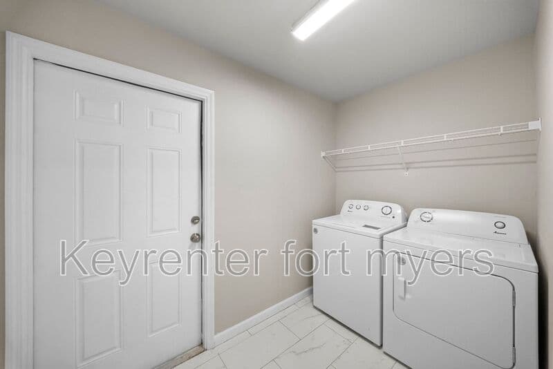 FORT MYERS House: 1912 FRENCH ST