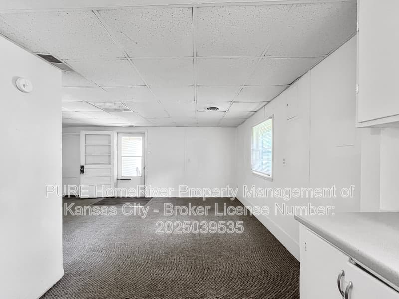 Higginsville House: 303 W 22nd St