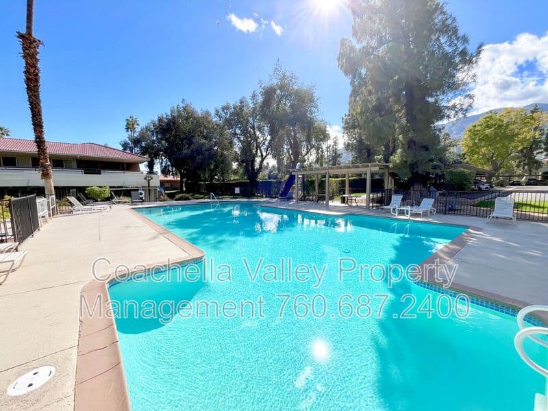Palm Springs Condo: 2860 N Los Felices Rd