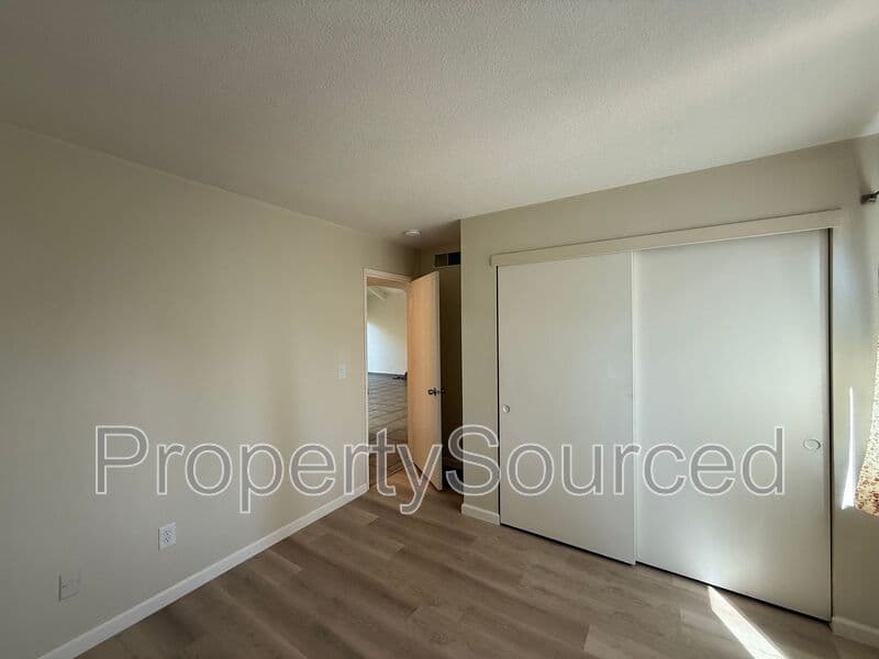 Modesto House: 317 De Vega Ct