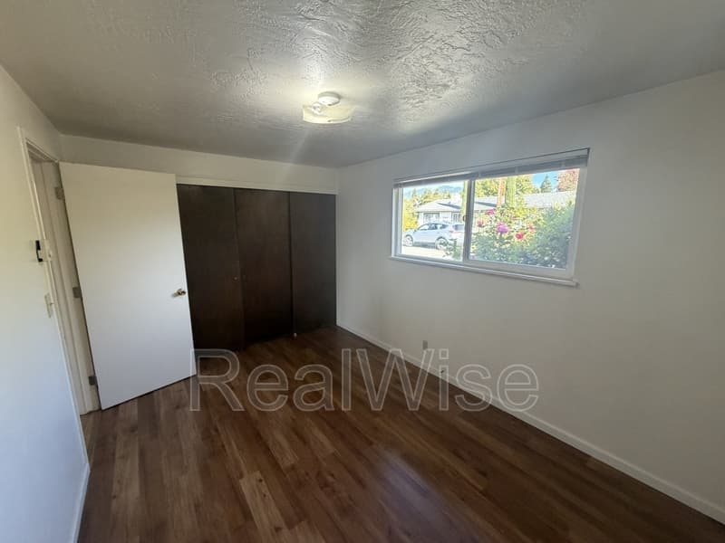 Grants Pass House: 1125 SW Bridge St