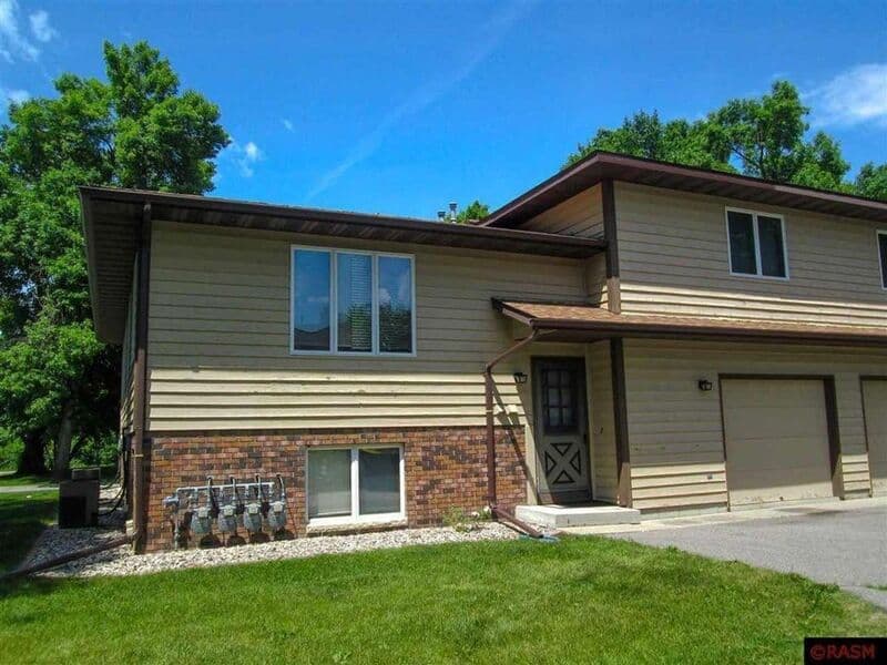 North Mankato Townhome: 1755 Colette Dr
