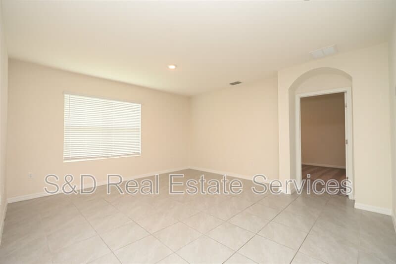 Lakeland House: 2548 Ryland Falls Drive
