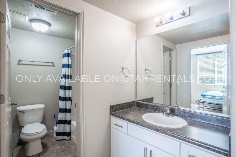 Provo House: 884 E 700 N