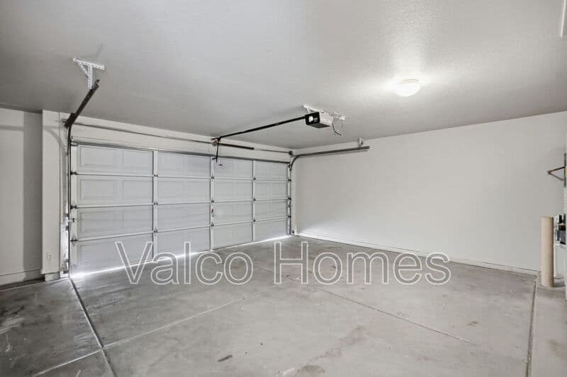 Gilbert House: 526 E Sheffield Ave