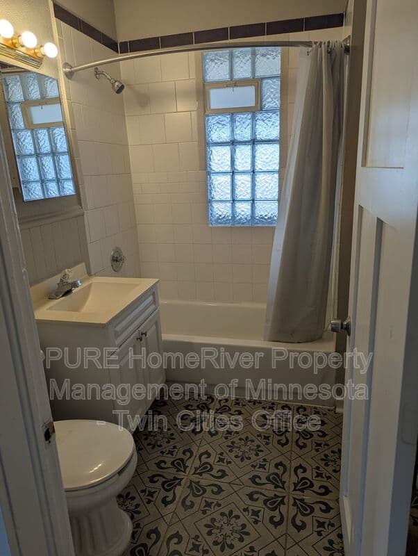 Saint Paul Condo: 605 Van Buren Ave