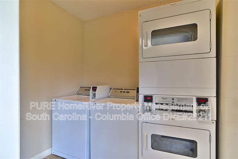 Columbia Condo: 1002 Old Manor Rd