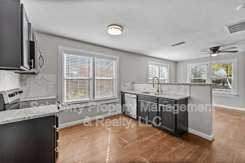 Fort Worth House: 3770 W. 6th Street