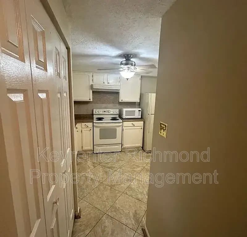 Richmond House: 7700 Pomeroy Court