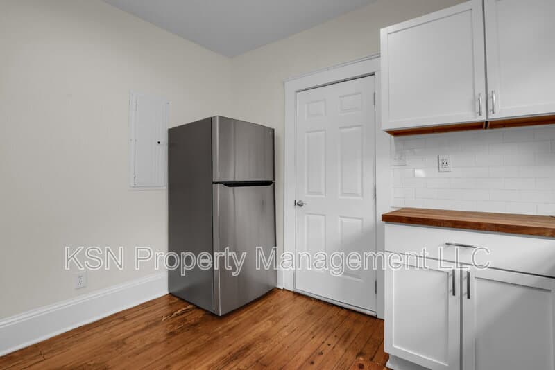 Savannah House: 669 East 32nd Street