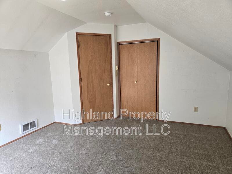 Pullman Condo: 322 W Main St.