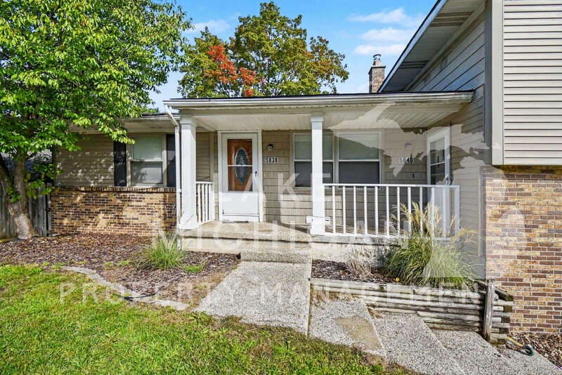 Kentwood Condo: 5838 Christie Avenue Southeast