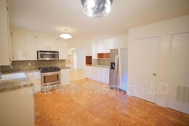Tallahassee House: 2328 Armistead Road