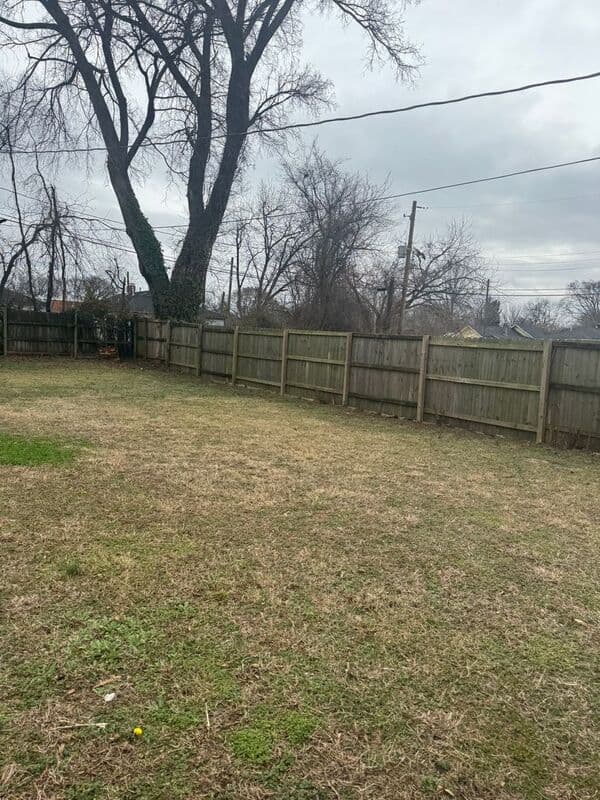 Memphis House: 694 Hamilton St