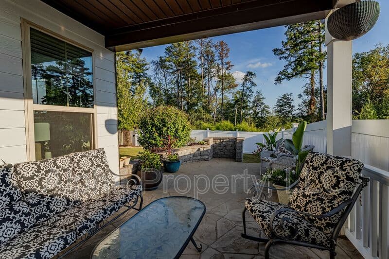 Greenville House: 14 Burl Ct