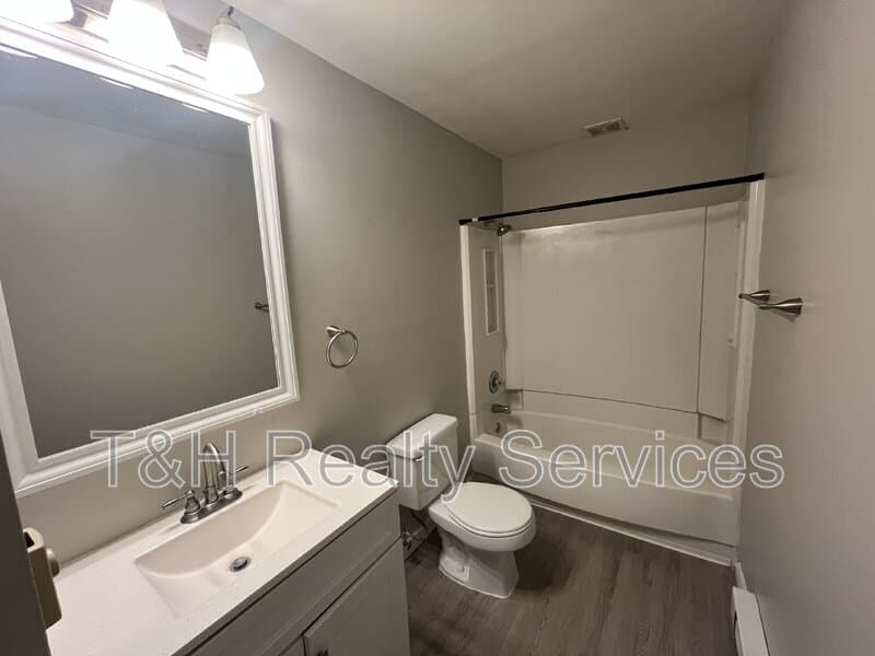 Noblesville Condo: 1152 Evans Avenue