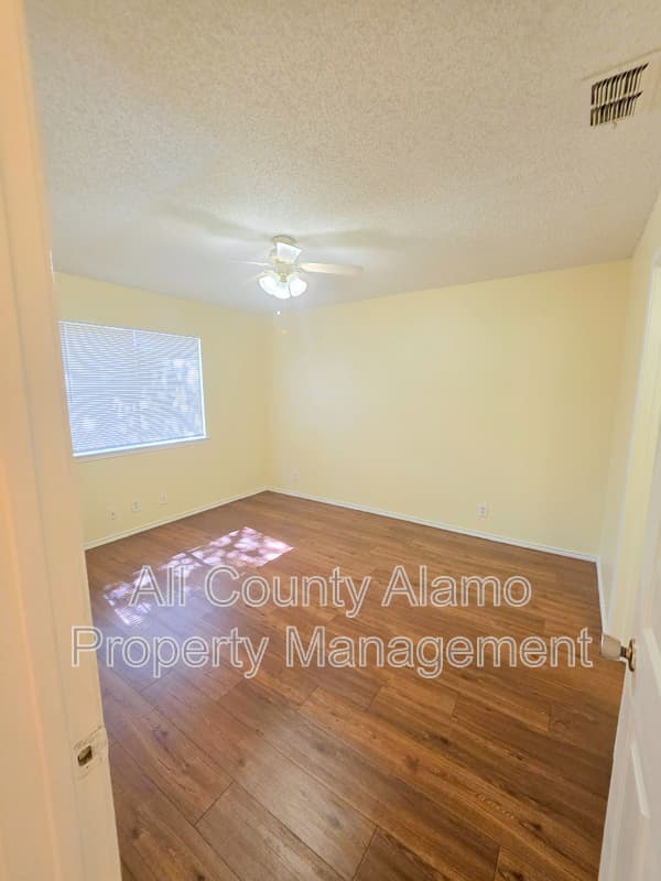 San Antonio House: 7515 Brandyridge