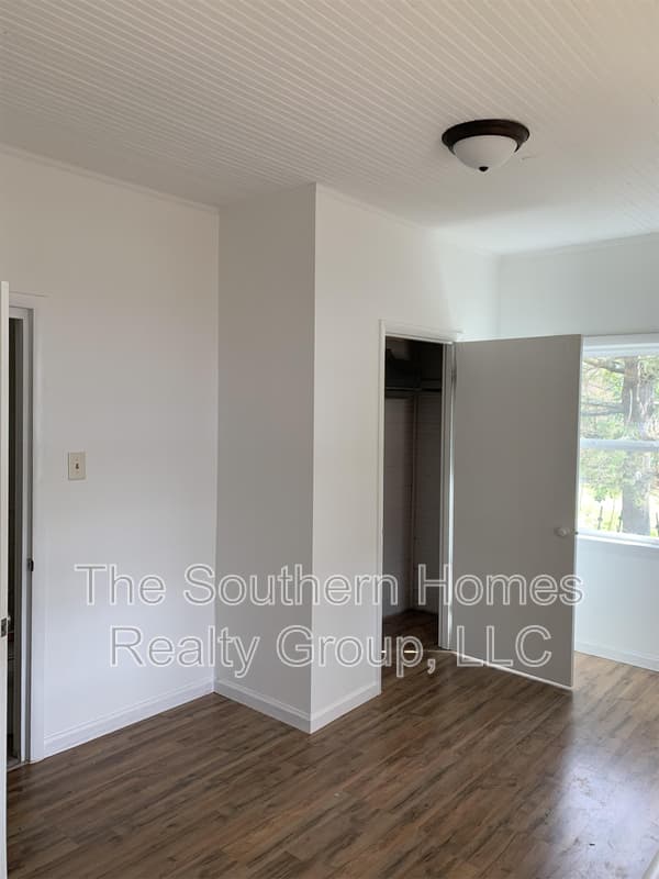Athens House: 311 North Hill Street