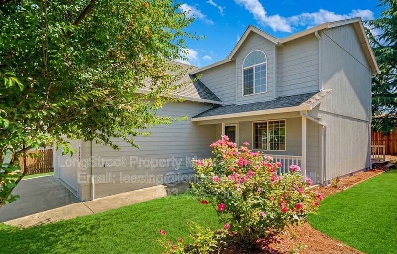 Adair Village House: 332 NE Carmen Pl